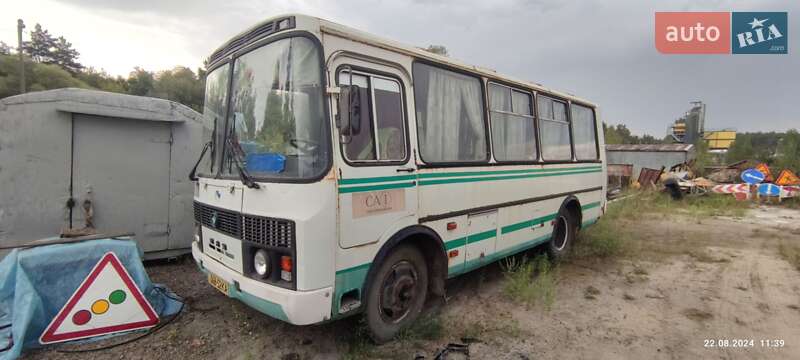 Городской автобус ПАЗ 3205 2005 в Киеве