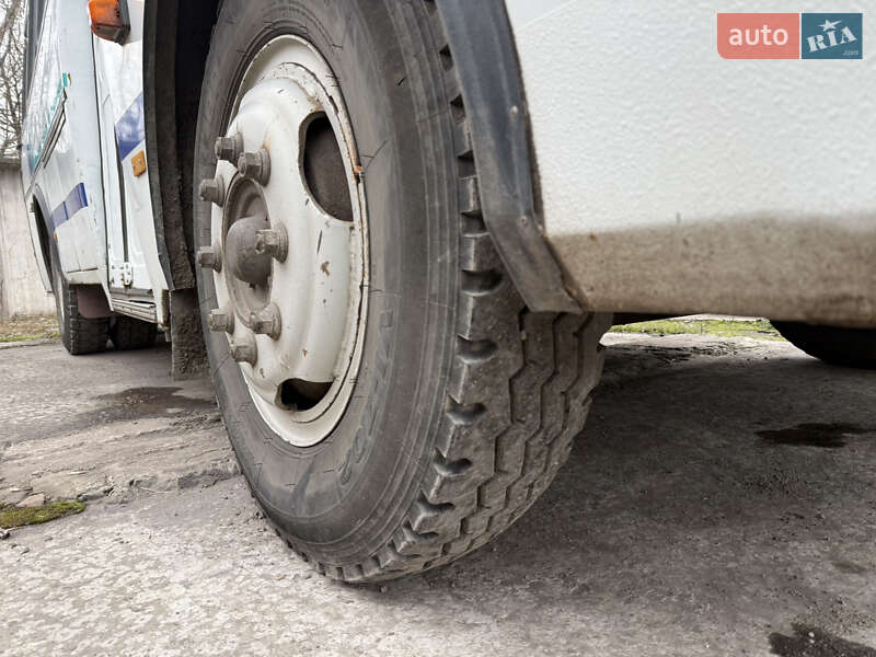 Міський автобус ПАЗ 3205 2006 в Кам'янському