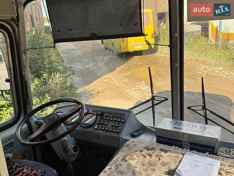 Приміський автобус ПАЗ 3205 2008 в Львові