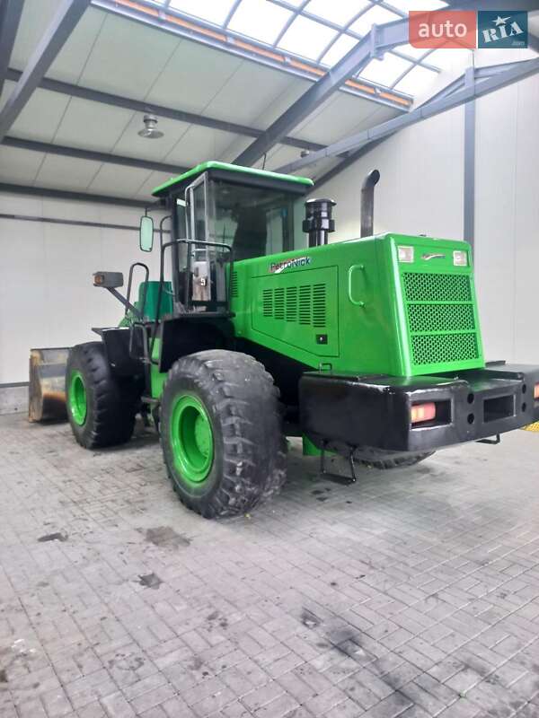 Фронтальный погрузчик PetroNick PN 2011 в Ровно фото 2 Фронтальный погрузчик PetroNick PN 2011 в Ровно