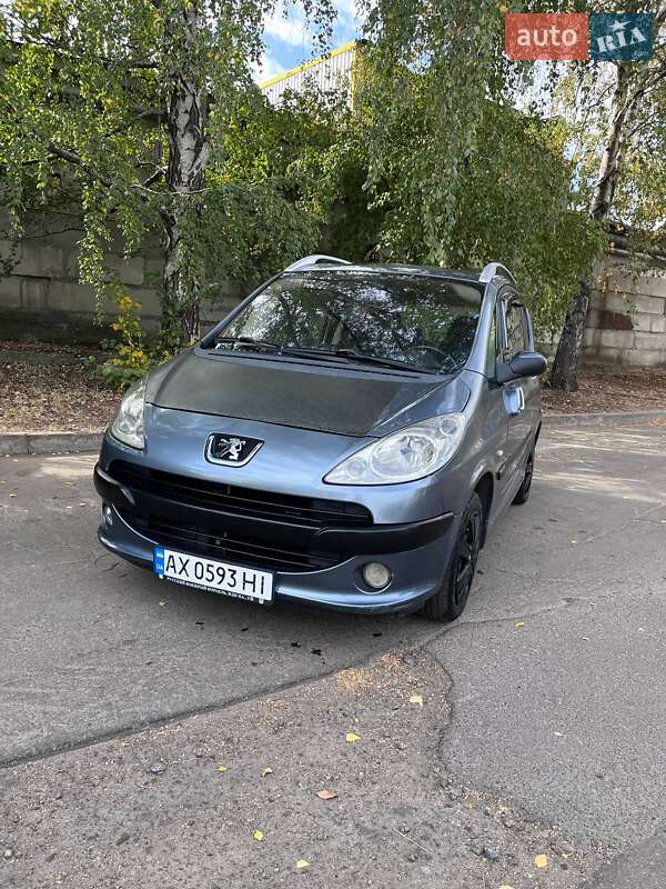 Микровэн Peugeot 1007 2005 в 
