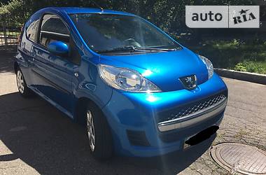 Хэтчбек Peugeot 107 Hatchback (3d) 2012 в Полтаве