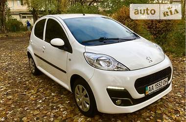 Хэтчбек Peugeot 107 Hatchback (5d) 2013 в Киеве