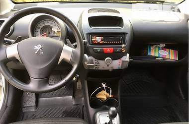 Хэтчбек Peugeot 107 Hatchback (5d) 2013 в Киеве