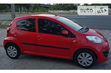 Хэтчбек Peugeot 107 2013 в Киеве