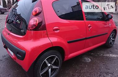 Хэтчбек Peugeot 107 2011 в Николаеве