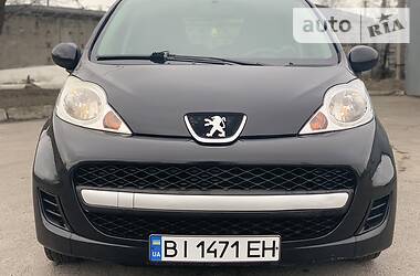 Хэтчбек Peugeot 107 2010 в Горишних Плавнях