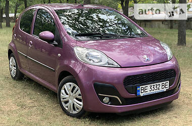Хетчбек Peugeot 107 2012 в 