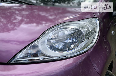 Хетчбек Peugeot 107 2012 в 