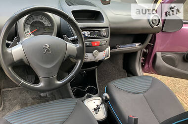 Хетчбек Peugeot 107 2012 в 