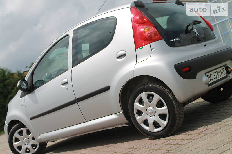 Хетчбек Peugeot 107 2011 в Дрогобичі