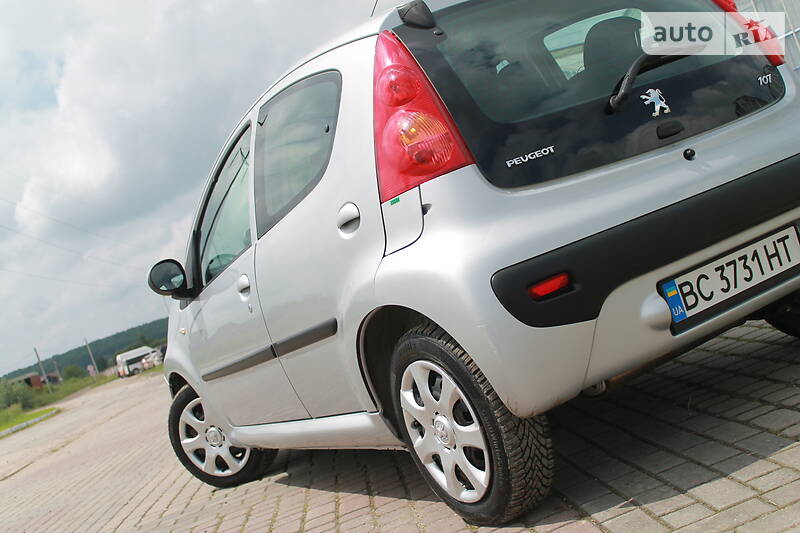 Хетчбек Peugeot 107 2011 в Дрогобичі