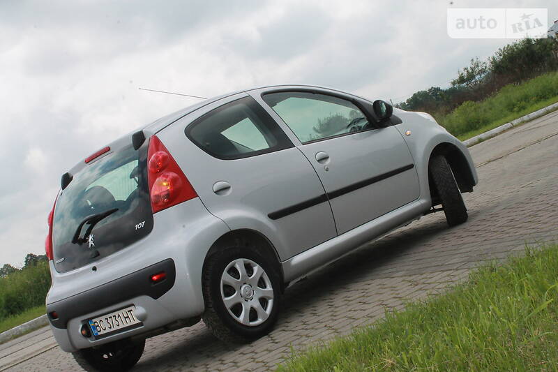 Хетчбек Peugeot 107 2011 в Дрогобичі