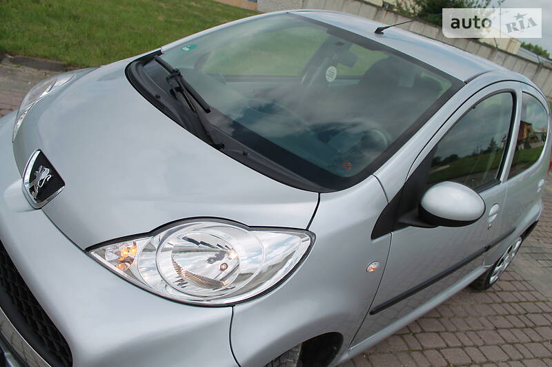 Хетчбек Peugeot 107 2011 в Дрогобичі