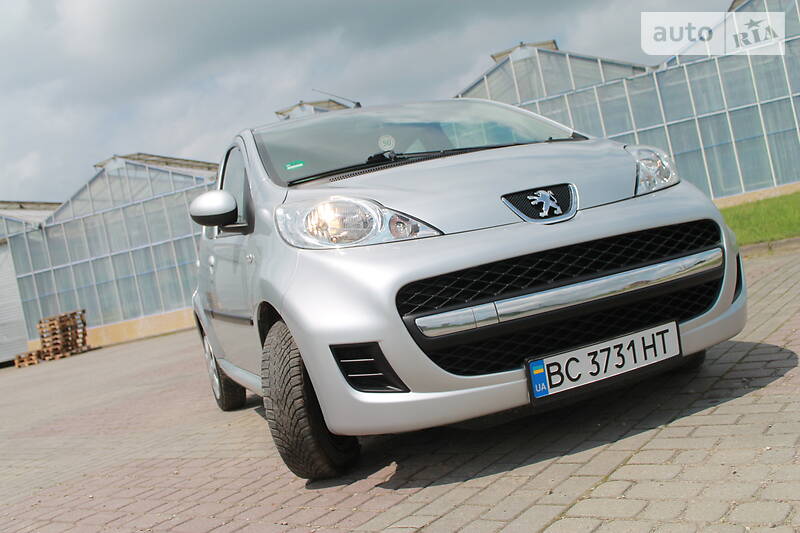 Хетчбек Peugeot 107 2011 в Дрогобичі