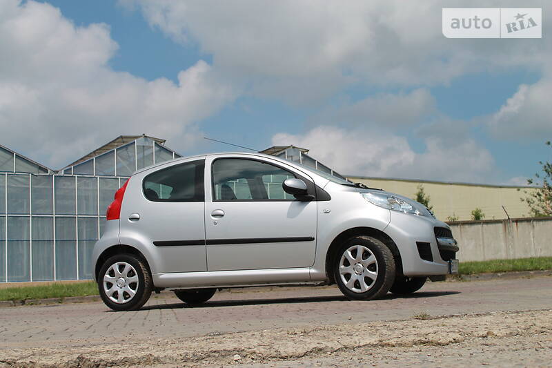 Хетчбек Peugeot 107 2011 в Дрогобичі