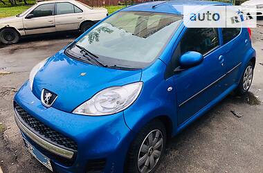 Хэтчбек Peugeot 107 2011 в Киеве