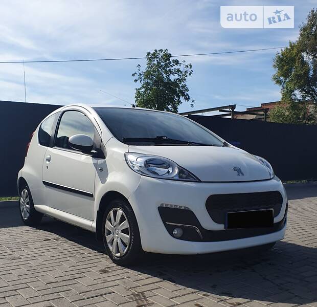 Хэтчбек Peugeot 107 2012 в Ужгороде