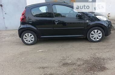 Хетчбек Peugeot 107 2013 в 