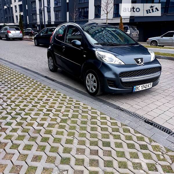 Хетчбек Peugeot 107 2010 в Івано-Франківську
