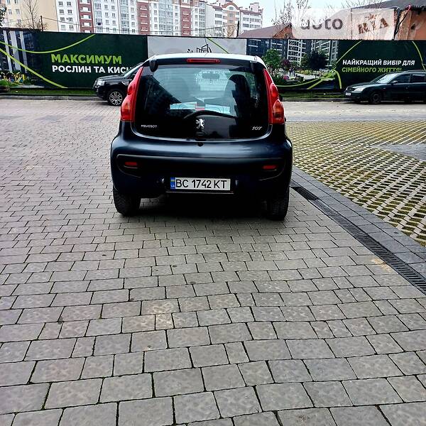 Хетчбек Peugeot 107 2010 в Івано-Франківську