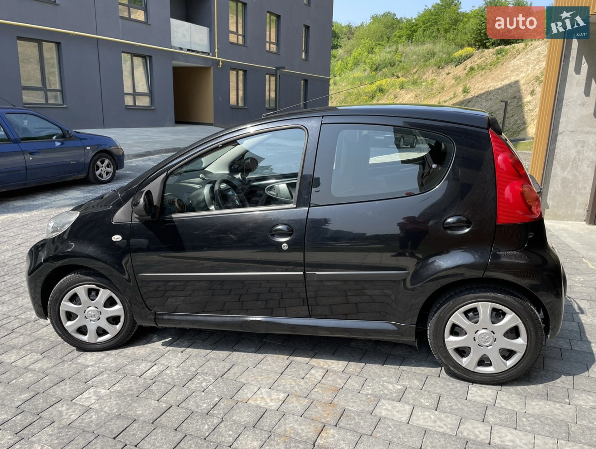 2010 Peugeot 107 - мініатюра 10