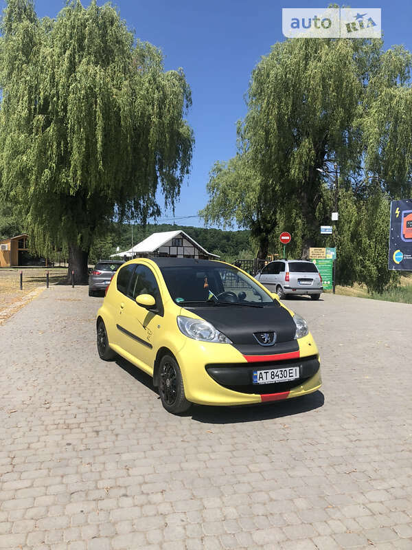 Хетчбек Peugeot 107 2006 в 