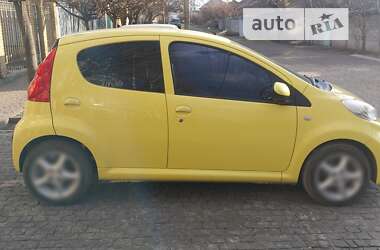 Хэтчбек Peugeot 107 2012 в Запорожье