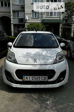 Хетчбек Peugeot 107 2012 в Києві