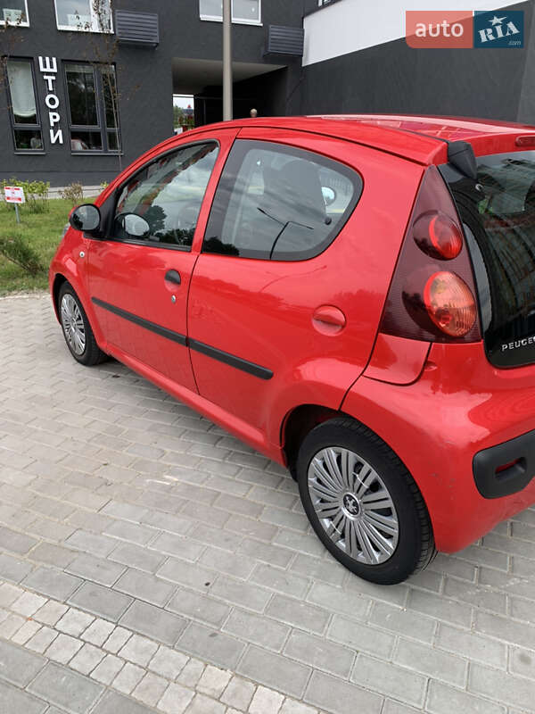 Хэтчбек Peugeot 107 2012 в Киеве