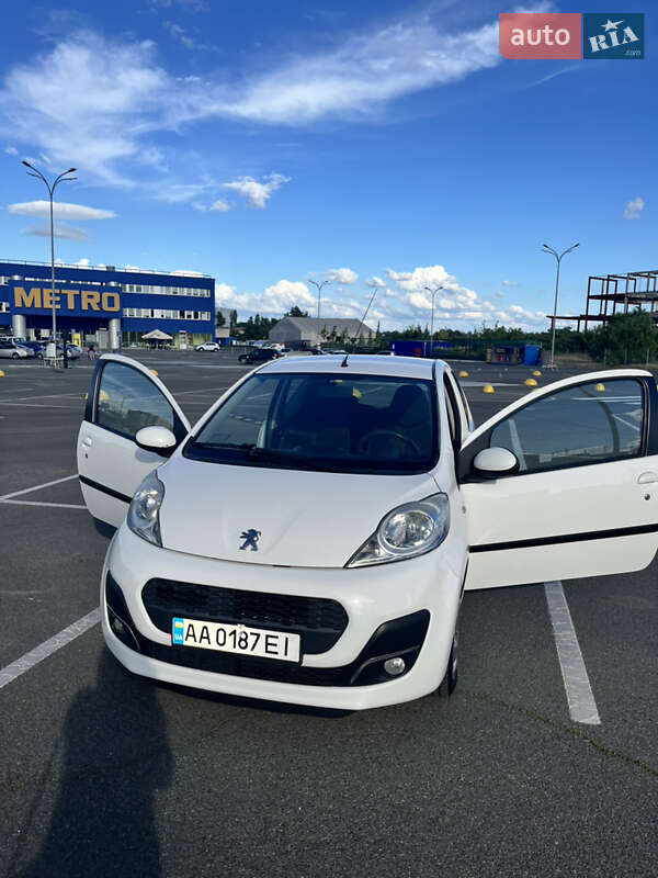 Хэтчбек Peugeot 107 2012 в Киеве