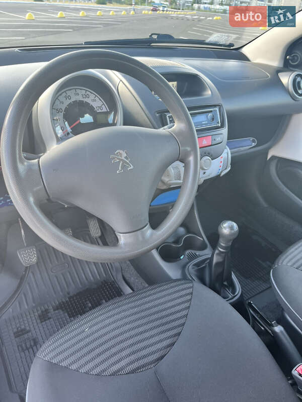 Хэтчбек Peugeot 107 2012 в Киеве