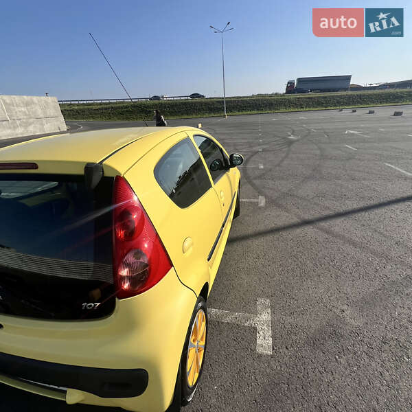 Хетчбек Peugeot 107 2010 в Львові