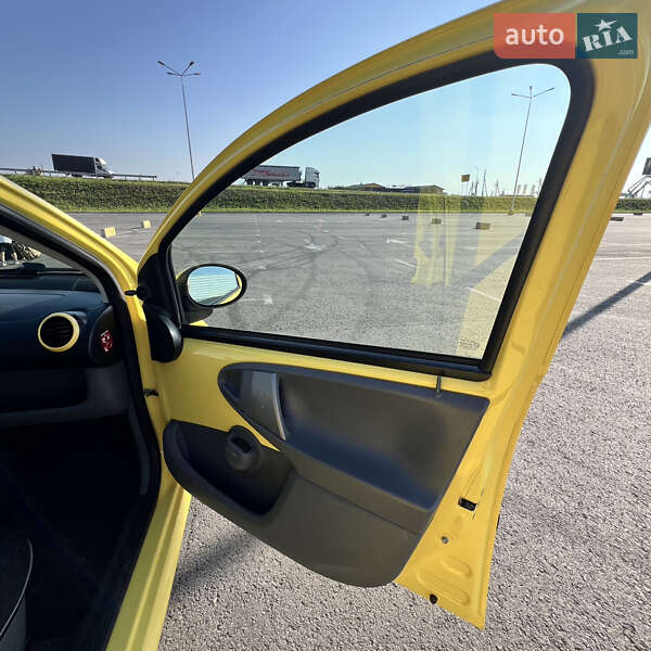 Хетчбек Peugeot 107 2010 в Львові