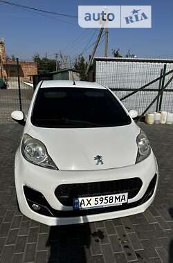 Хэтчбек Peugeot 107 2012 в Близнюках