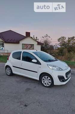 Peugeot 107 2012