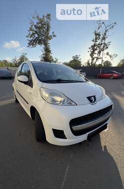 Хетчбек Peugeot 107 2011 в Одесі