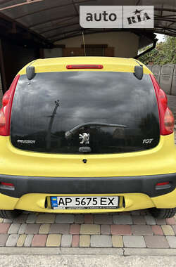 Хэтчбек Peugeot 107 2011 в Запорожье