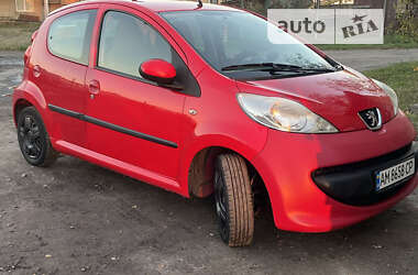 Хетчбек Peugeot 107 2006 в Романіву