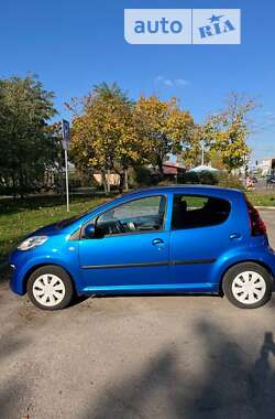 Хетчбек Peugeot 107 2014 в Києві