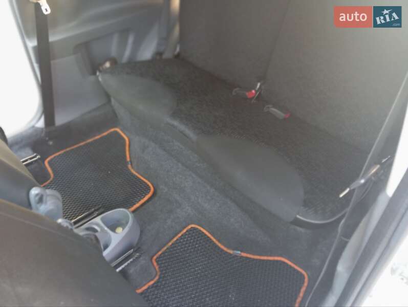 Хетчбек Peugeot 107 2010 в Києві