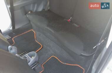 Хэтчбек Peugeot 107 2010 в 