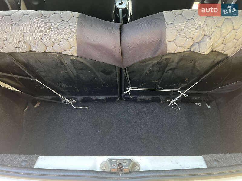 Хетчбек Peugeot 107 2014 в Старокостянтинові