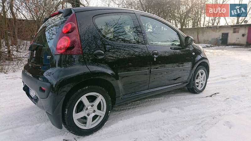 Хетчбек Peugeot 107 2012 в Івано-Франківську