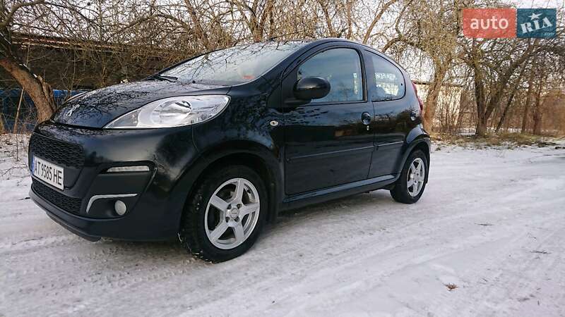 Хетчбек Peugeot 107 2012 в Івано-Франківську