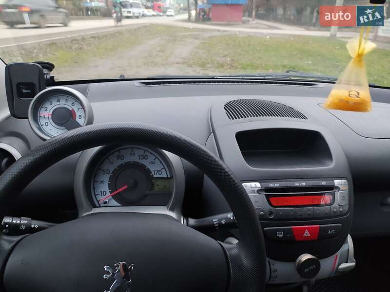 Хетчбек Peugeot 107 2008 в Кам'янець-Подільському