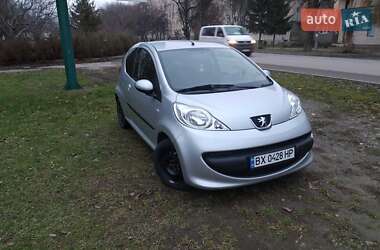 Хетчбек Peugeot 107 2008 в Кам'янець-Подільському