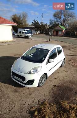 Хэтчбек Peugeot 107 2012 в Вознесенске