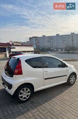 Хетчбек Peugeot 107 2011 в Запоріжжі