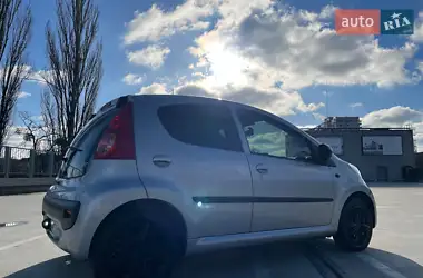 Peugeot 107 2006